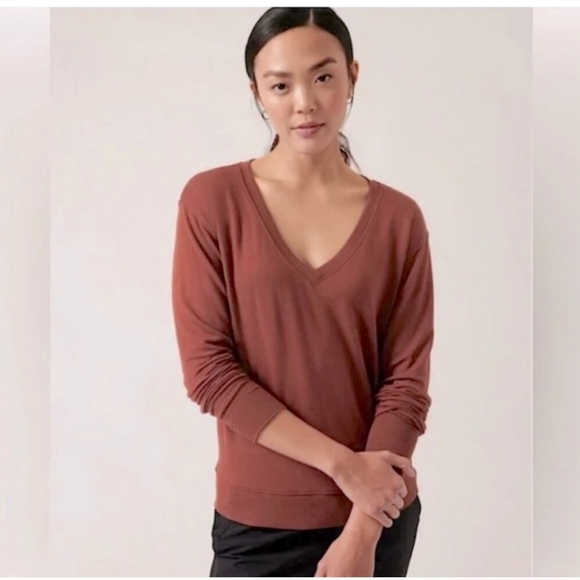 Athleta Tops - Athleta Sunrise V-Neck Sweatshirt Size XL